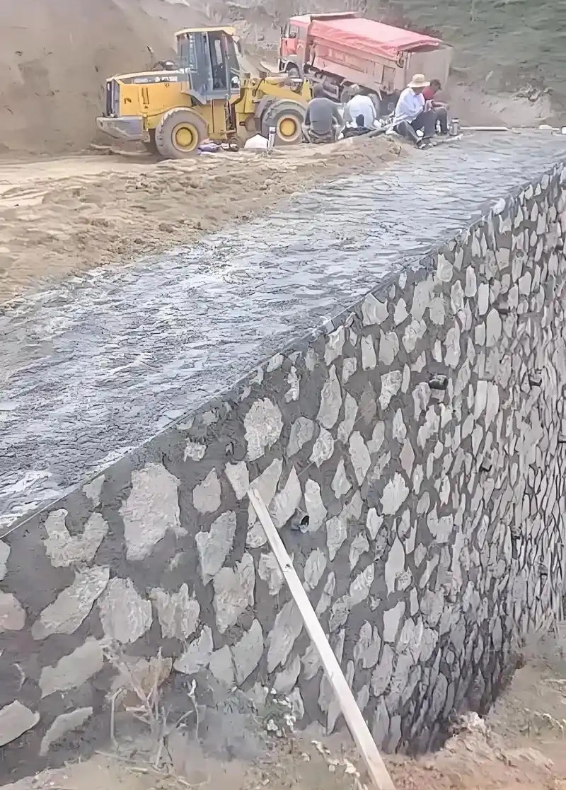 张家口桥西区边坡加固